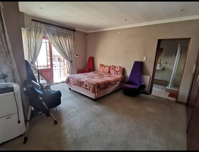 4 BEDROOM TOWNHOUSE FOR SALE IN EMFULENI GOLF ESTATE